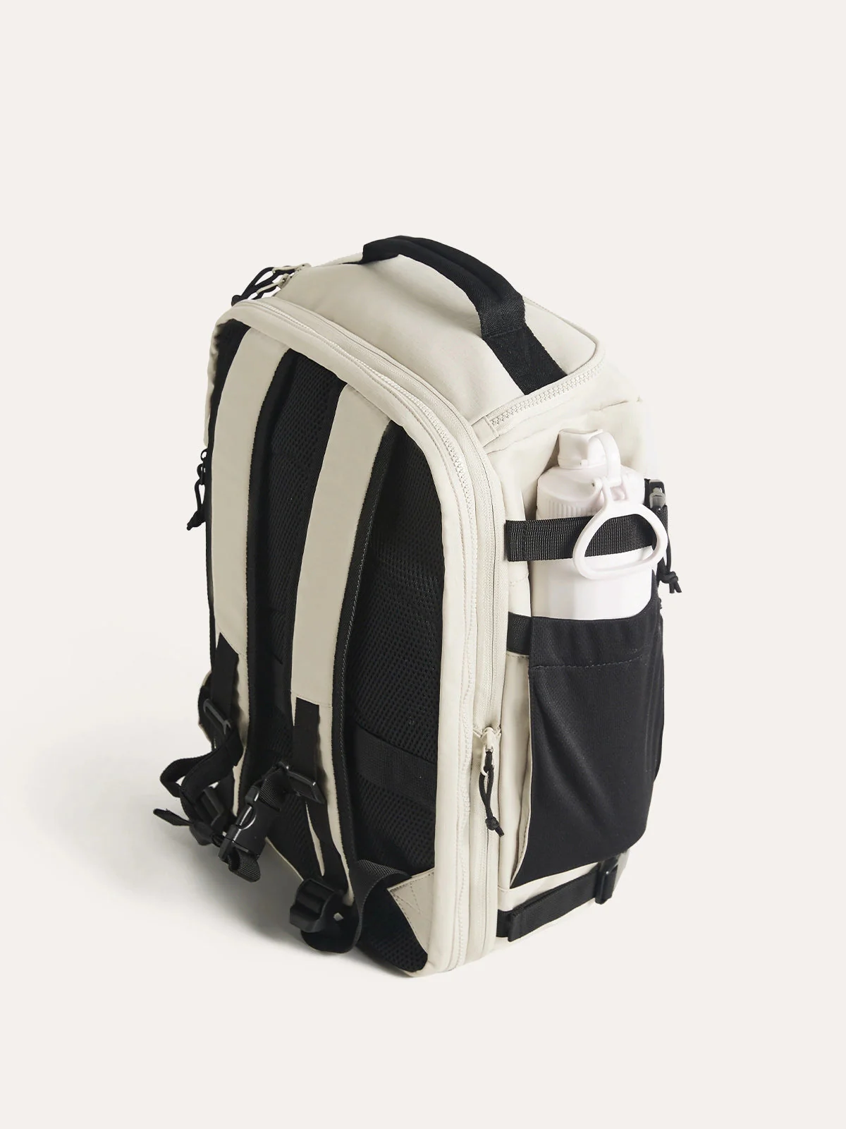 Blast 38L Mesh Travel Backpack - Image 32